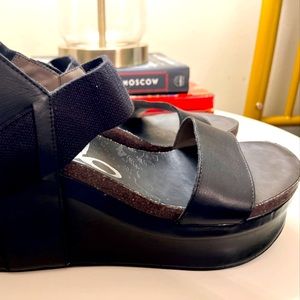 OTBT Bushnell Black Leather & Textile Strap Platform Wedge Sandal Size 10 M